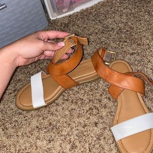Women’s sandals
